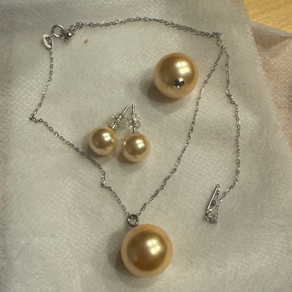 Elegant 925 silver Gold Pearl Earrings, necklacec and pendant